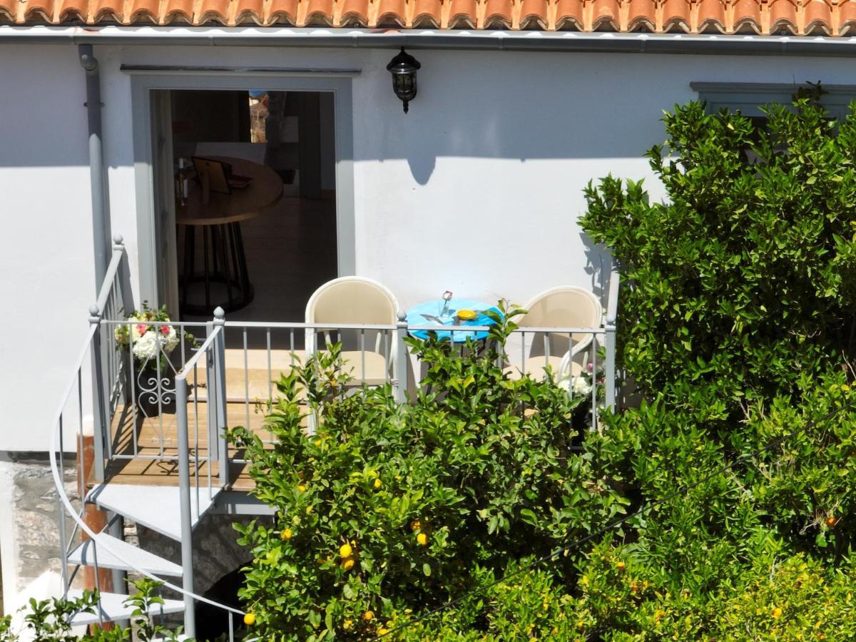 Livin Hydra Private Collection Suite 2 Exterior photo